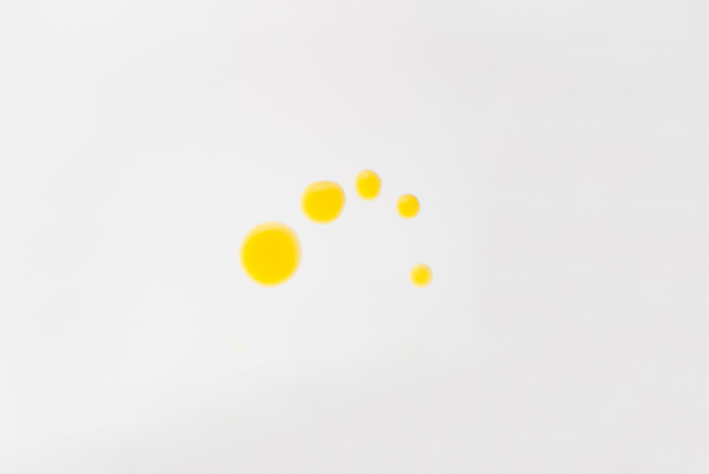 The difference between essential oils and fragrance oils Yomoï